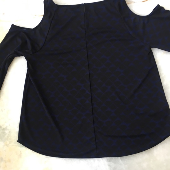 Ann Taylor cold should top - Picture 2 of 3